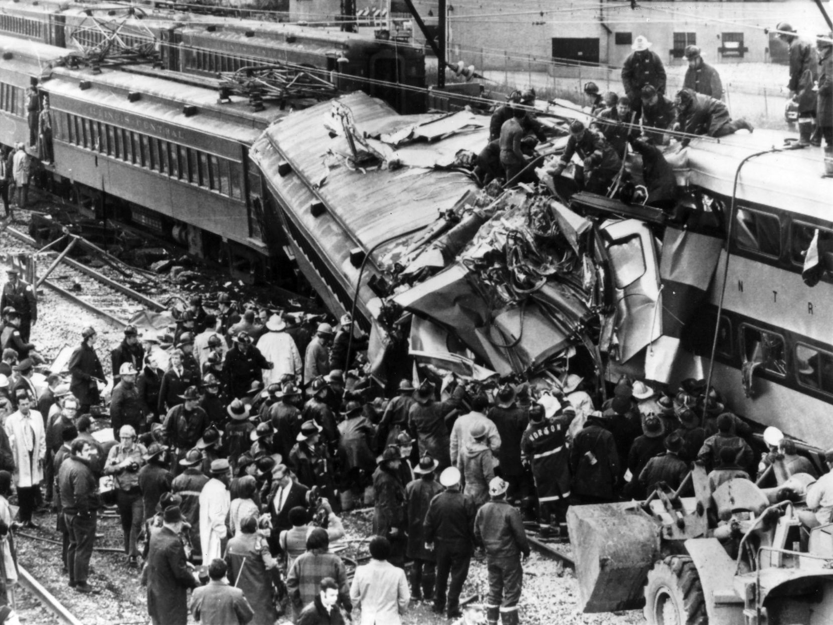 Illinois Central wrecks 1972.jpg